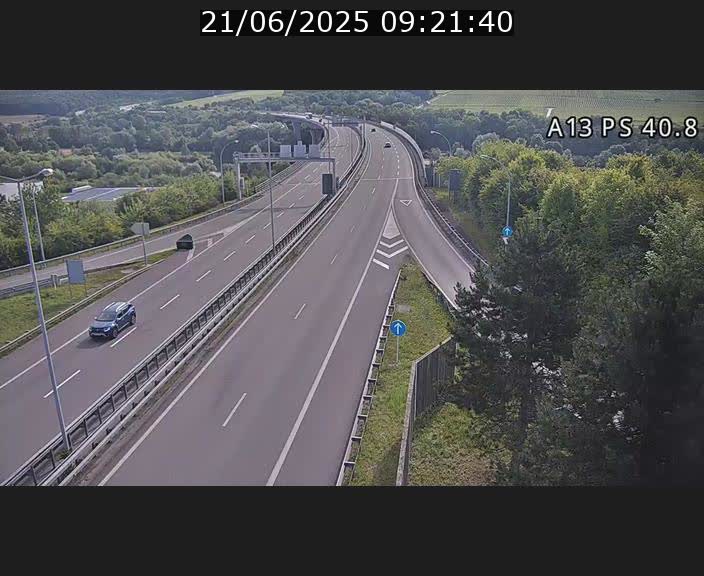 Webcam autoroute A13 à la sortie est du tunnel Markusbierg à Schengen. Vue sur le pont de la Moselle, vers l'Allemagne