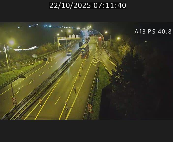 Webcam autoroute A13 à la sortie est du tunnel Markusbierg à Schengen. Vue sur le pont de la Moselle, vers l'Allemagne