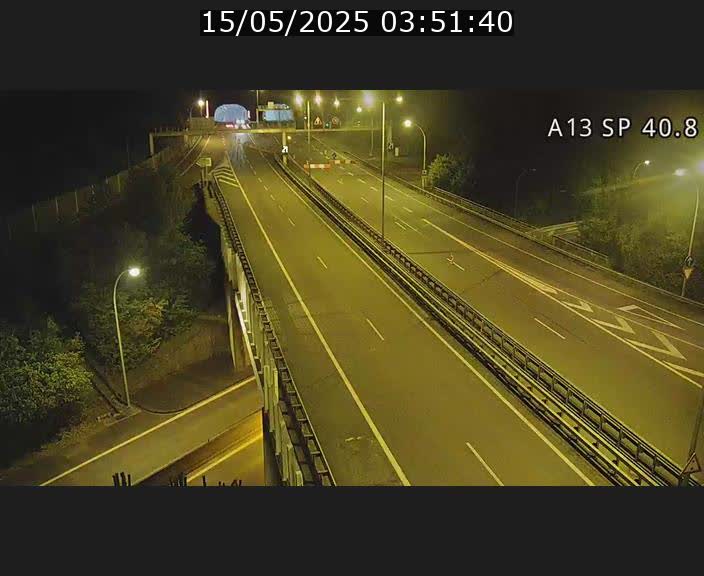 Webcam avec vue sur l'entrée côté allemand du tunnel Markusbierg à Schengen. Vue orientée vers le tunnel et Bettembourg