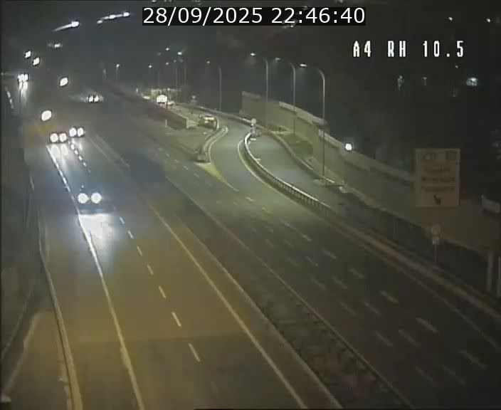 Traffic live webcam Luxembourg Pontpierre - A4 - BK 10.5 - direction Luxembourg