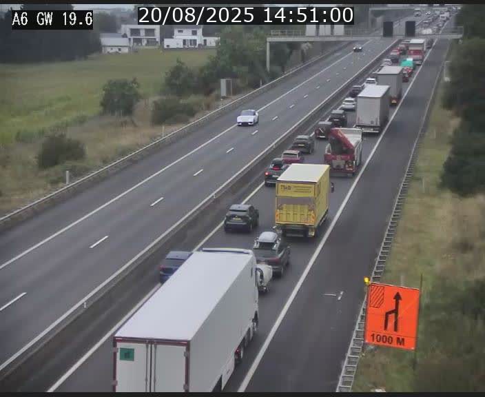 Traffic live webcam Luxembourg - Steinfort - A6 - BK 19.6 - direction Belgique