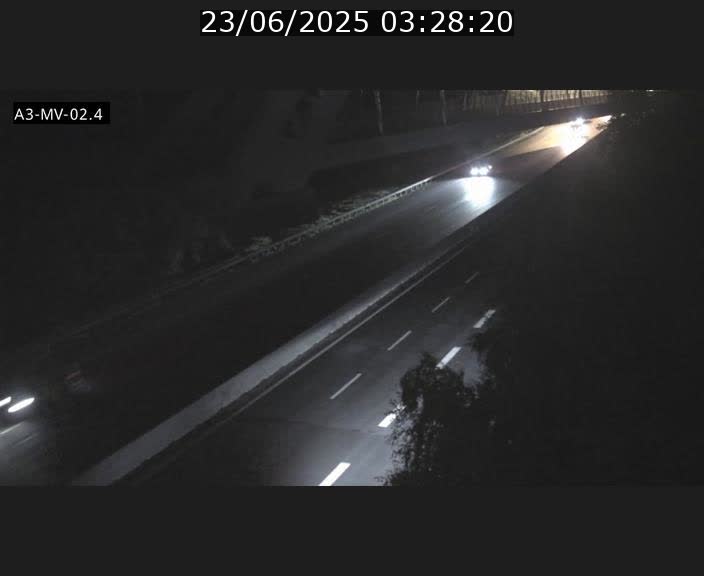 Webcam autoroute de la France (A3) au Luxembourg à Fentange, à proximité de la Croix de Gasperich. Vue orientée vers la Cloche d'Or