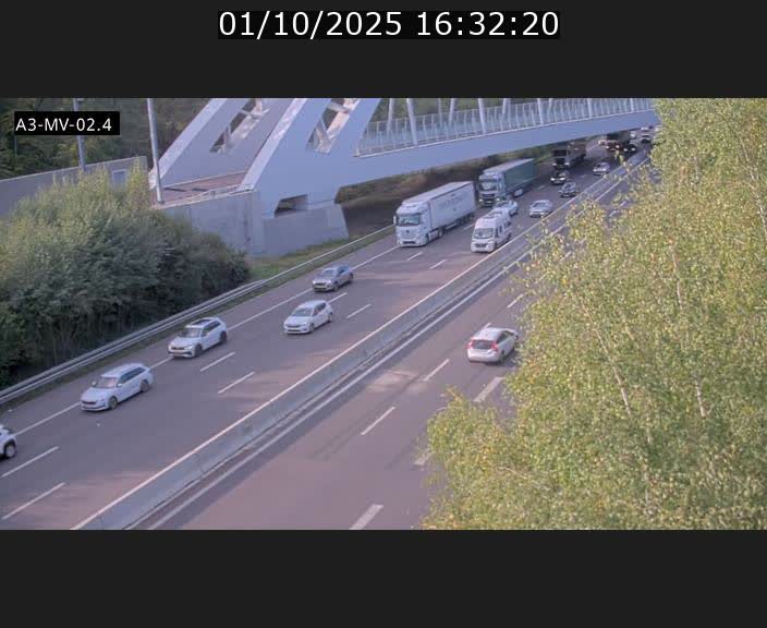 Webcam autoroute de la France (A3) au Luxembourg à Fentange, à proximité de la Croix de Gasperich. Vue orientée vers la Cloche d'Or