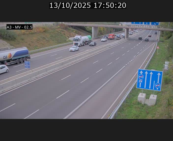 Webcam autoroute A3 au Luxembourg à proximité de la Croix de Gasperich. Vue orientée vers Luxembourg