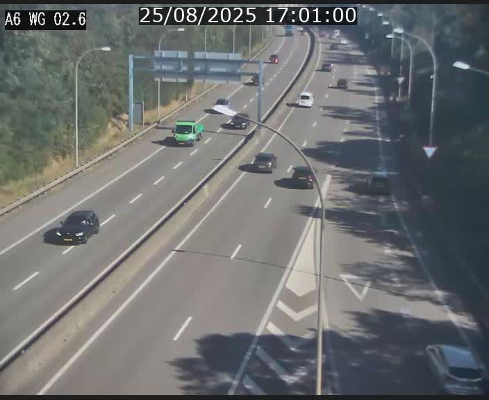 Traffic live webcam Luxembourg Croix de Cessange - A6 - BK 2.6 - direction France/Allemagne