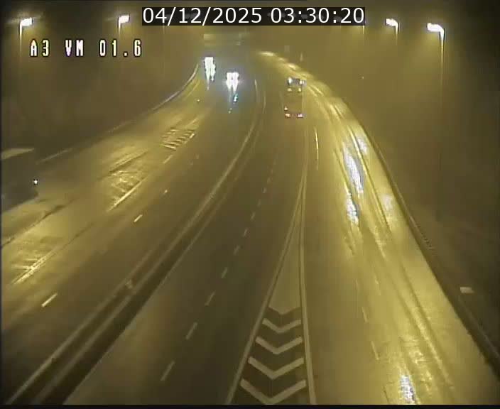 Traffic live webcam Luxembourg - Croix de Gasperich - A3 - BK 1.6 - direction France/Aire de Berchem