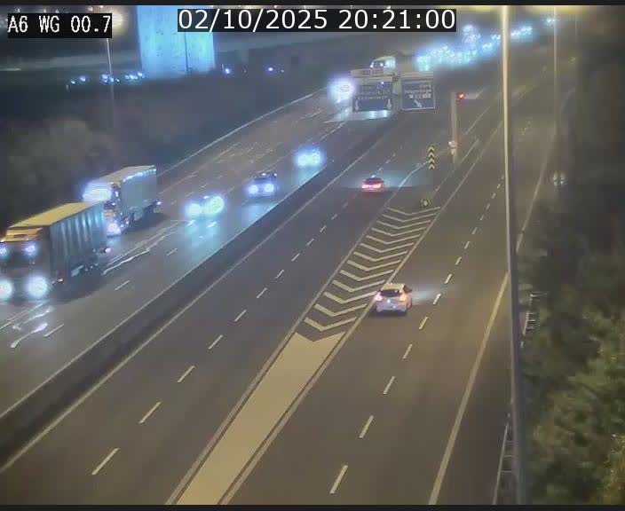 Traffic live webcam Luxembourg Croix de Cessange - A6 - BK 0.7 - direction A3 France