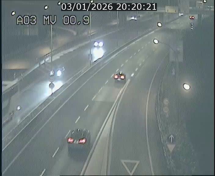 Traffic live webcam Luxembourg Croix de Gasperich - A3 - BK 0.4 - direction Luxembourg