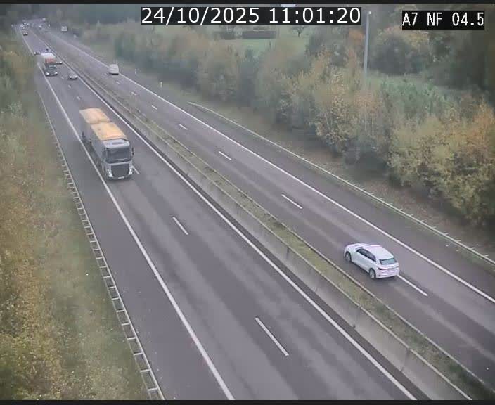 Caméra autoroute Luxembourg A7 - Passage à gibier Rëngelbour - direction Tunnel Grouft