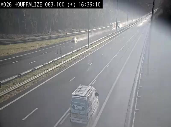 Webcam autoroute des Ardennes (E25/A26) à hauteur d'Houffalize. Vue orientée vers Baraque de Fraiture