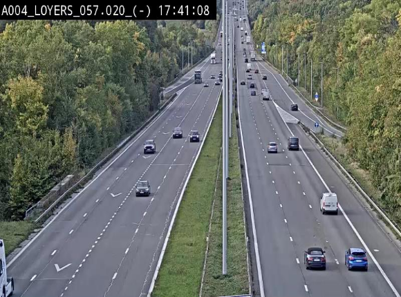 Webcam E411 au niveau du viaduc de Beez à Loyers, entre Champion et Warissoulx. Vue orientée vers Bruxelles
