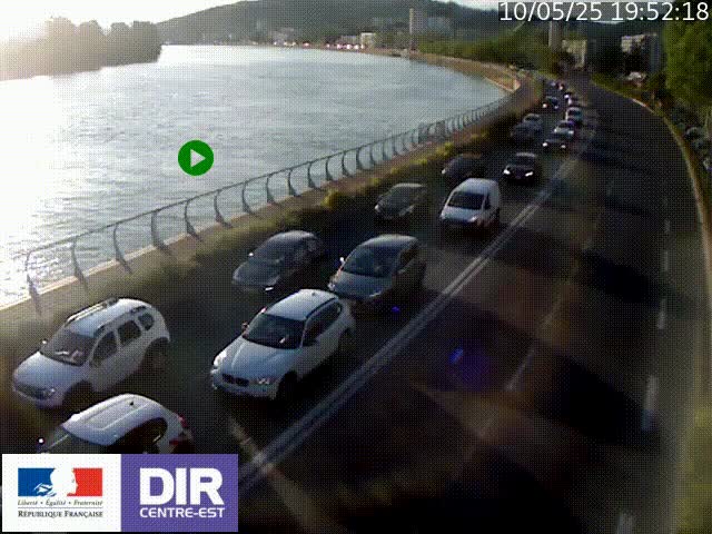 Webcam sur le quai Parjot à Vienne, aux Portes de Lyon, sur la Nationale 7, à la jonction avec le boulevard du Rhône-nord (D1407), caméra orientée vers Lyon