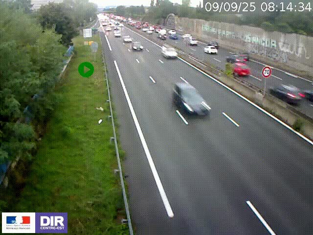 Webcam à Bron sur l'A43 à la jonction avec le boulevard périphérique de Lyon (D383). Vue orientée vers Lyon