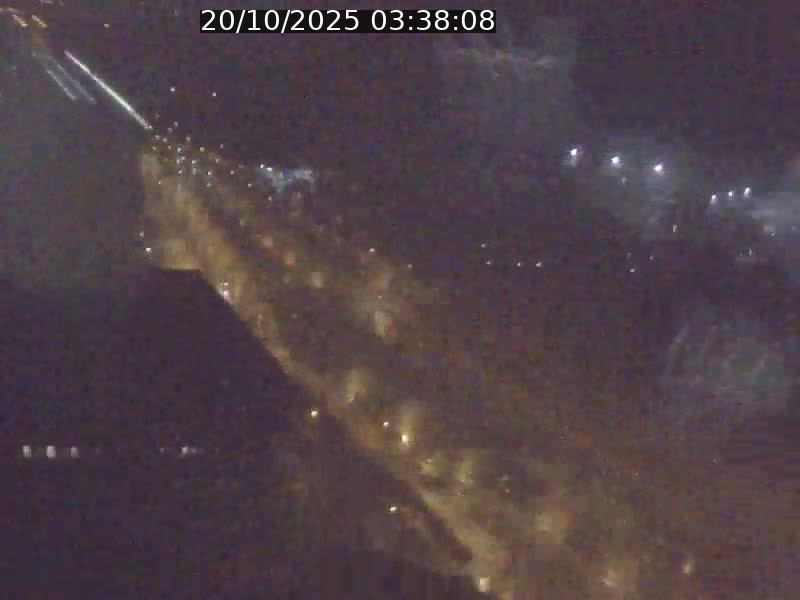 Webcam sur l'avenue John Fitzgerald Kennedy (N51) avec vue sur le Pont rouge (Pont Grande Duchesse Charlotte), l'arrêt Pfaffenthal et l'entrée du quartier Kirchberg