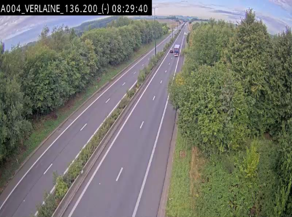 Webcam sur l'E411 à hauteur du pont surplombant la N40, à proximité de la sortie 26 Verlaine - Libramont-Chevigny. Vue orientée vers Namur