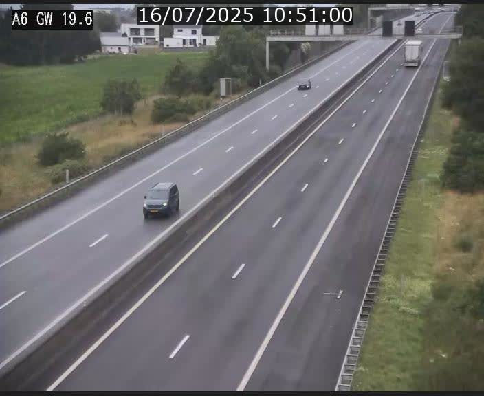 Traffic live webcam Luxembourg - Steinfort - A6 - BK 19.6 - direction Belgique