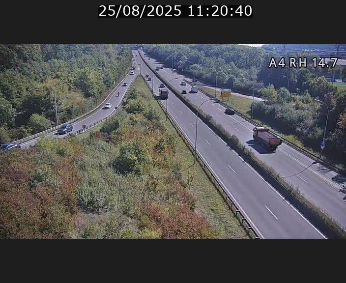 Traffic live webcam Luxembourg Jonction Lankelz - A4 - BK 14.7 - direction Luxembourg