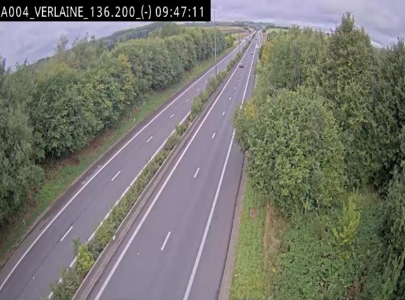 Webcam sur l'E411 à hauteur du pont surplombant la N40, à proximité de la sortie 26 Verlaine - Libramont-Chevigny. Vue orientée vers Namur