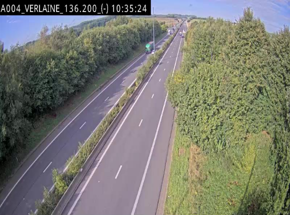 Webcam sur l'E411 à hauteur du pont surplombant la N40, à proximité de la sortie 26 Verlaine - Libramont-Chevigny. Vue orientée vers Namur