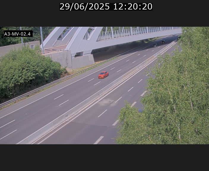 Webcam autoroute de la France (A3) au Luxembourg à Fentange, à proximité de la Croix de Gasperich. Vue orientée vers la Cloche d'Or