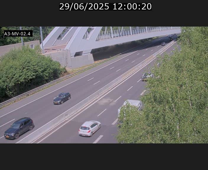 Webcam autoroute de la France (A3) au Luxembourg à Fentange, à proximité de la Croix de Gasperich. Vue orientée vers la Cloche d'Or