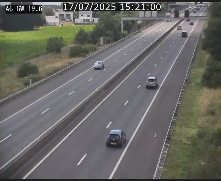 Traffic live webcam Luxembourg - Steinfort - A6 - BK 19.6 - direction Belgique
