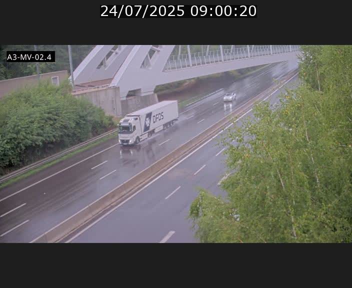 Webcam autoroute de la France (A3) au Luxembourg à Fentange, à proximité de la Croix de Gasperich. Vue orientée vers la Cloche d'Or