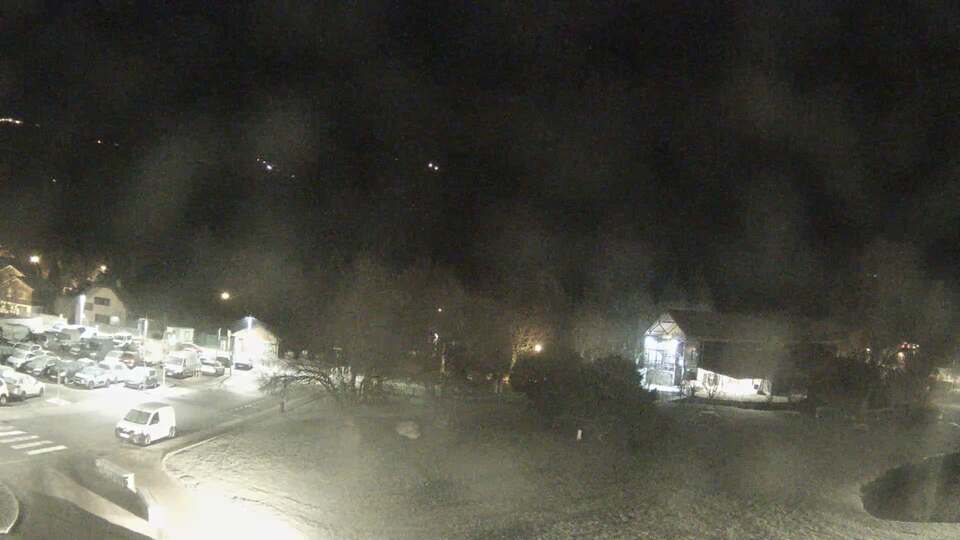 Webcam au niveau de la mairie du village du Bourg d'Oisans, aux pieds de l'Alpe d'Huez et aux portes du parc des Écrins