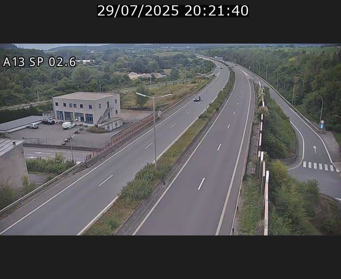Traffic live webcam Luxembourg Sanem - A13 direction Pétange - BK 2.6