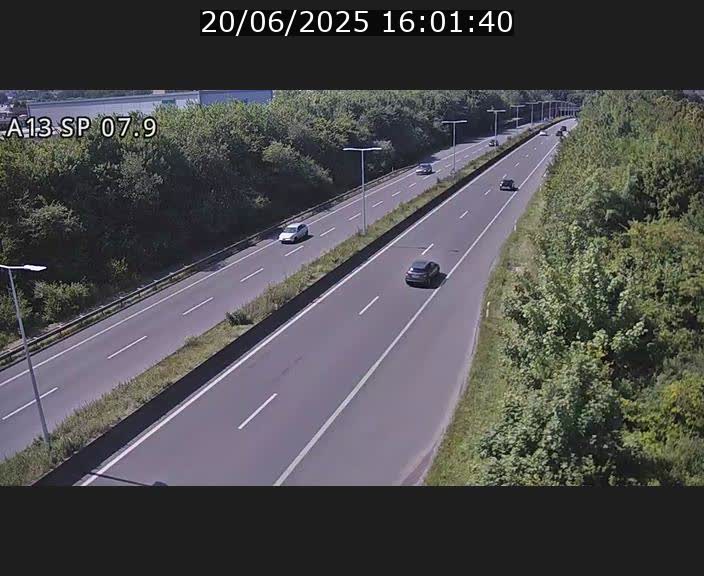 Traffic live webcam Luxembourg Jonction Lankelz - A13 direction Pétange - BK 7.9