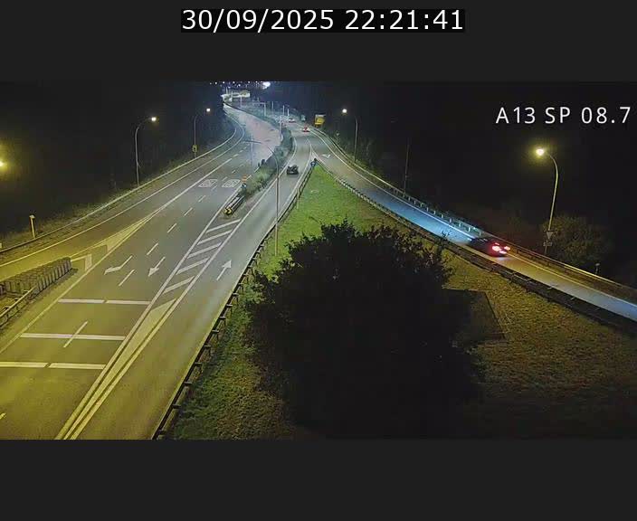 Traffic live webcam Luxembourg Jonction Lankelz - A13 direction Pétange - BK 8.7 