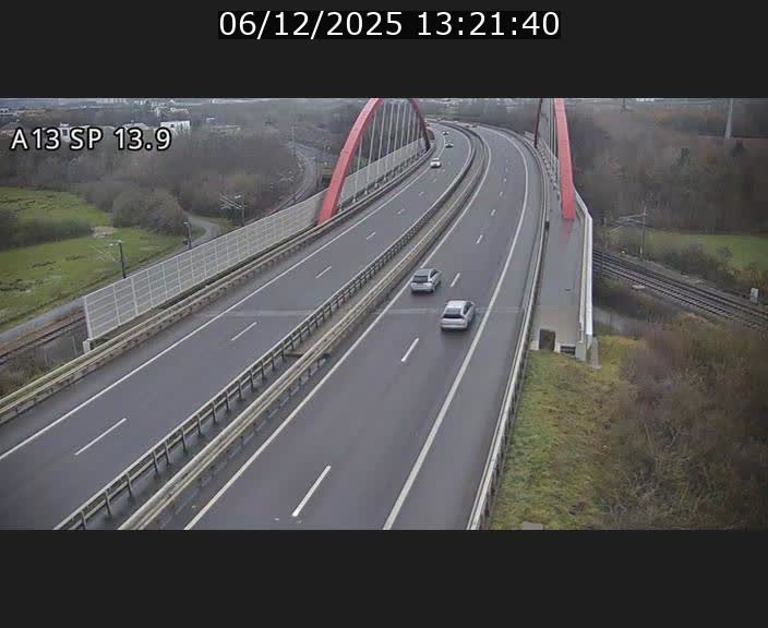Traffic live webcam Luxembourg Kayl - A13 direction Esch-sur-Alzette/Luxembourg-ville - BK 13.9