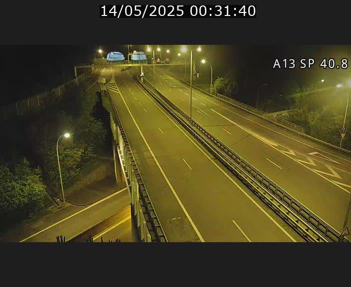Webcam avec vue sur l'entrée côté allemand du tunnel Markusbierg à Schengen. Vue orientée vers le tunnel et Bettembourg