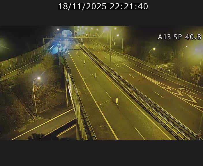 Webcam avec vue sur l'entrée côté allemand du tunnel Markusbierg à Schengen. Vue orientée vers le tunnel et Bettembourg