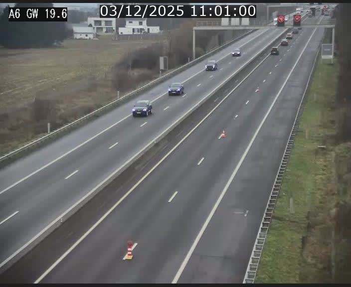 Traffic live webcam Luxembourg - Steinfort - A6 - BK 19.6 - direction Belgique