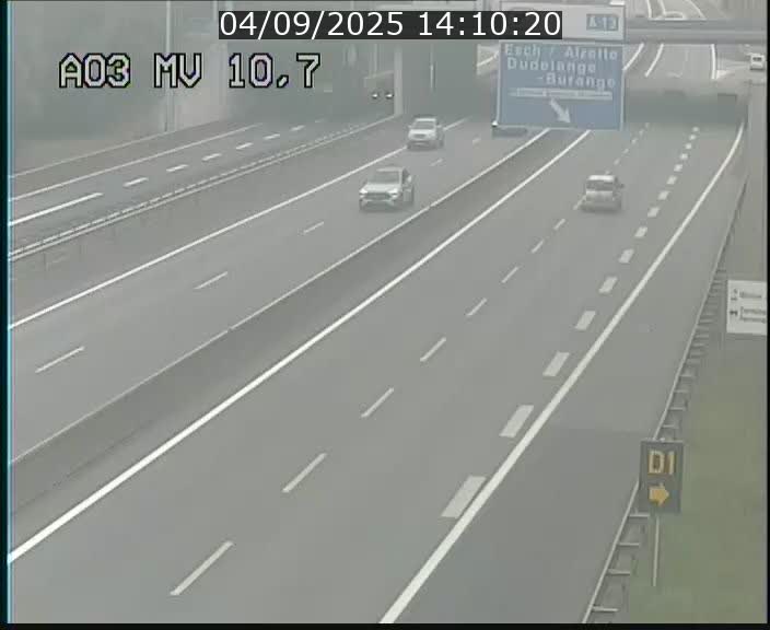 Traffic live webcam Luxembourg Croix de Bettembourg - A3 - BK 10.7 - direction France