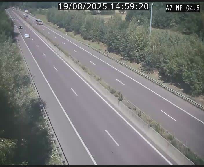 Caméra autoroute Luxembourg A7 - Passage à gibier Rëngelbour - direction Tunnel Grouft