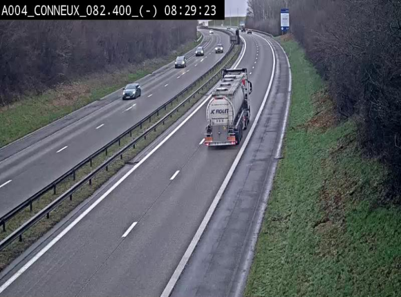Webcam sur l'E411 avant les sorties 20 menant à Ciney, Dinant et Achêne. Vue orientée vers Namur