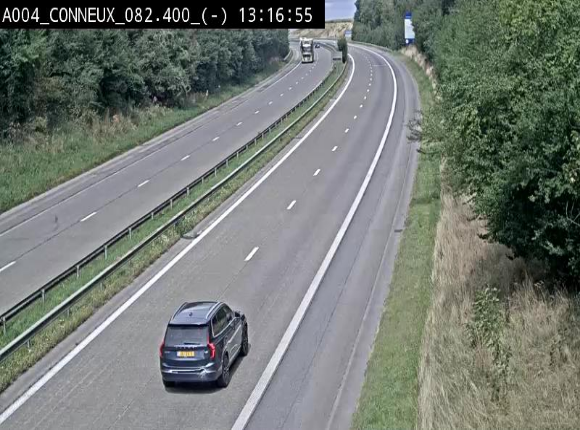 Webcam sur l'E411 avant les sorties 20 menant à Ciney, Dinant et Achêne. Vue orientée vers Namur