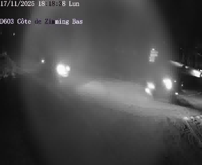 Webcam sur la D603 située dans la Côté de Zimming-bas, dans le virage en demi-tour, à la jonction avec la D74