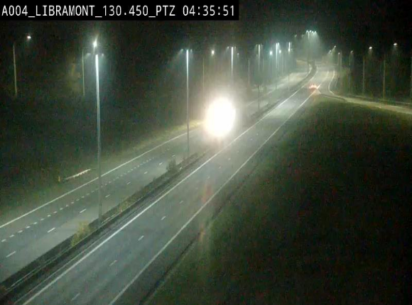 Webcam E411 à hauteur de la sortie 25 de Libramont menant vers Bouillon, Sedan et Reims via la N89. Vue orientée vers Bruxelles