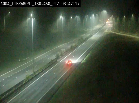 Webcam E411 à hauteur de la sortie 25 de Libramont menant vers Bouillon, Sedan et Reims via la N89. Vue orientée vers Bruxelles