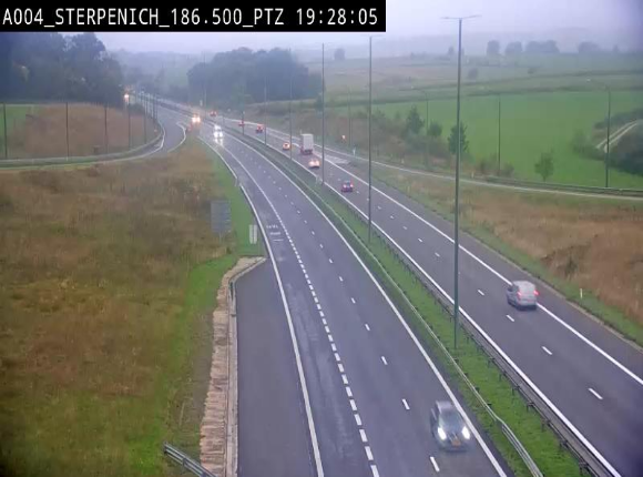 Webcam E411 à Sterpenich en Belgique près de la frontière du Luxembourg. Vue orientée vers Bruxelles