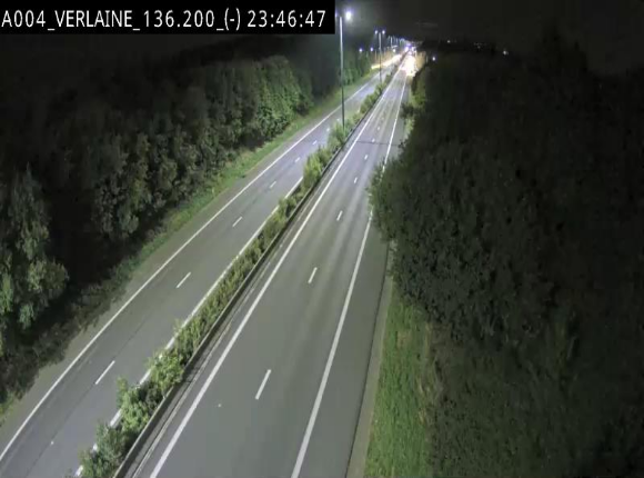 Webcam sur l'E411 à hauteur du pont surplombant la N40, à proximité de la sortie 26 Verlaine - Libramont-Chevigny. Vue orientée vers Namur