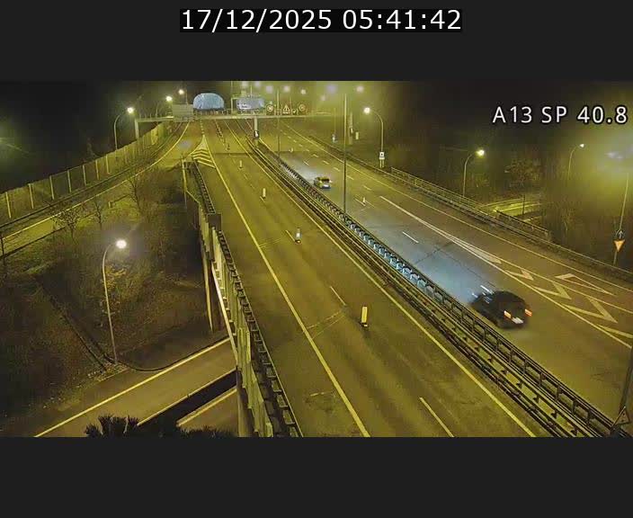 Webcam avec vue sur l'entrée côté allemand du tunnel Markusbierg à Schengen. Vue orientée vers le tunnel et Bettembourg