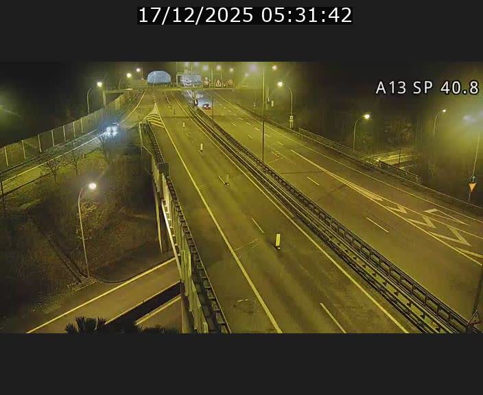 Webcam avec vue sur l'entrée côté allemand du tunnel Markusbierg à Schengen. Vue orientée vers le tunnel et Bettembourg