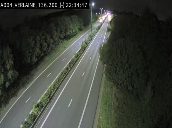 Webcam sur l'E411 à hauteur du pont surplombant la N40, à proximité de la sortie 26 Verlaine - Libramont-Chevigny. Vue orientée vers Namur