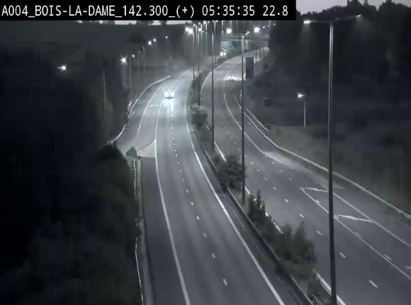 Webcam située entre la sortie 29 Neufchâteau et la jonction avec l'E25 en direction de Liège et Luxembourg