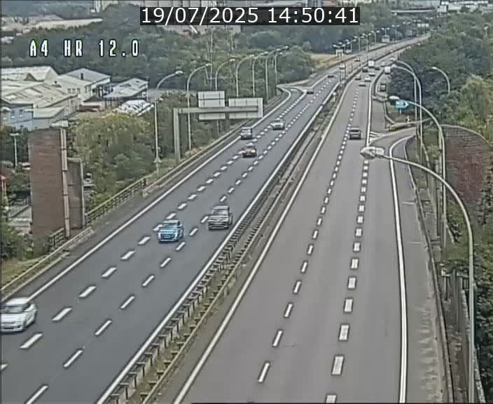 Traffic live webcam Luxembourg Jonction Foetz - A4 - BK 12.0 - direction Esch sur Alzette
