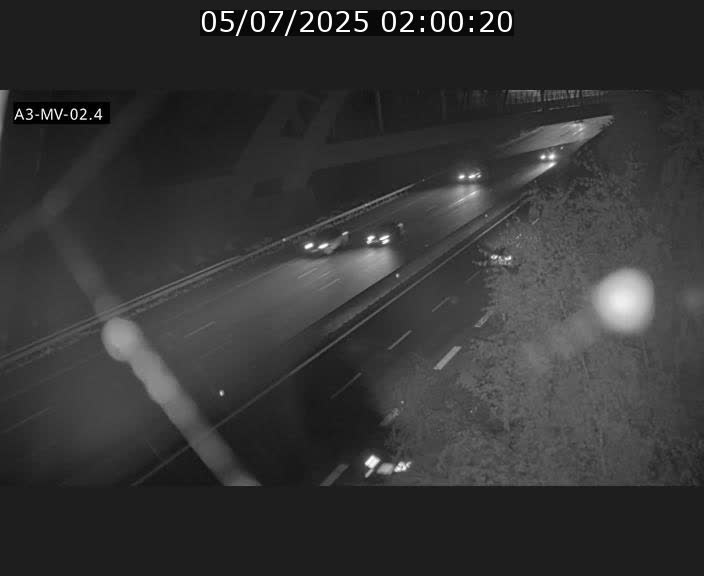 Webcam autoroute de la France (A3) au Luxembourg à Fentange, à proximité de la Croix de Gasperich. Vue orientée vers la Cloche d'Or